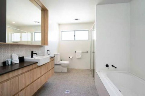 Dune Townhouse On Nautilus Way - Sydney Tourism 6