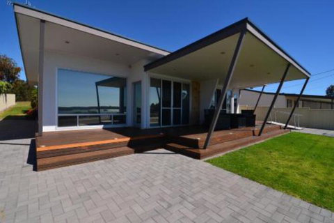 Beachview - Sydney Tourism 6