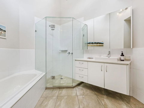 BIRDSONG MORNINGTON - Sydney Tourism 3