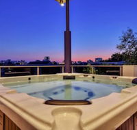 Darwin City Lights Jacuzzi