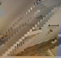 Beach Holiday Apartments Motel - Sydney Tourism