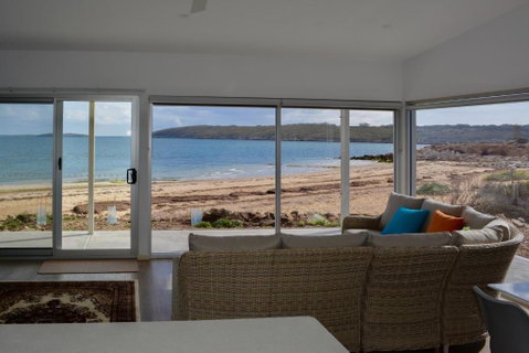 Beachside - Sydney Tourism 2