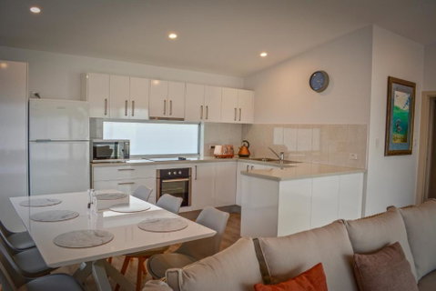 Beachside - Sydney Tourism 1