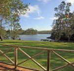 Berrara Lagoon Front Chalet