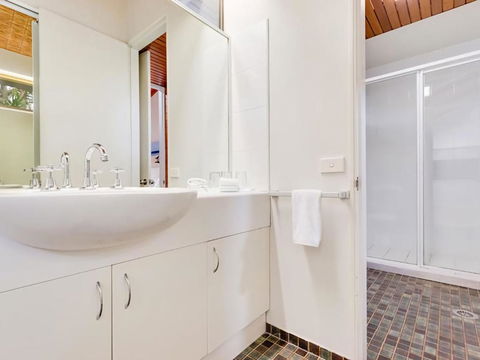 Sapphire Sea N Sand - Sydney Tourism 5