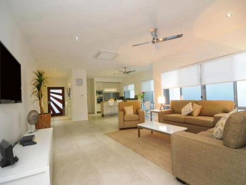 BEACH RETREAT At PALM COVE - Sydney Tourism 3