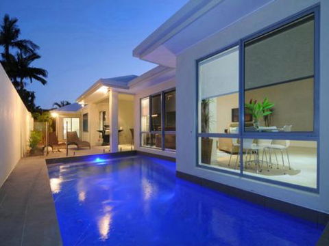 BEACH RETREAT At PALM COVE - Sydney Tourism 0
