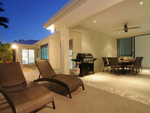 BEACH RETREAT At PALM COVE - Sydney Tourism 1