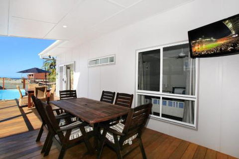 BEACH SHOPS & FABULOUS VACATION HOME! - Sydney Tourism 1