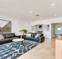 Sapphire Seas Beach House - Sydney Tourism