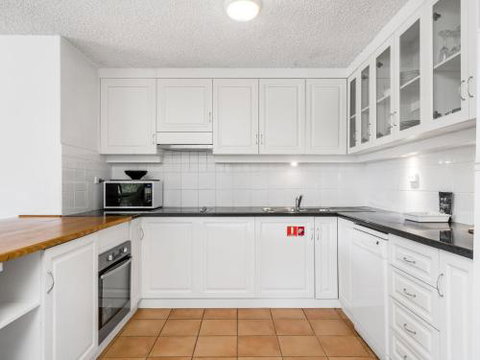 EAST COAST ESCAPES Byron Beachfront - Sydney Tourism 2