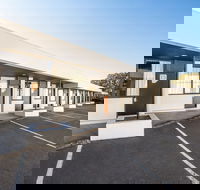 Nightcap at Monash Hotel