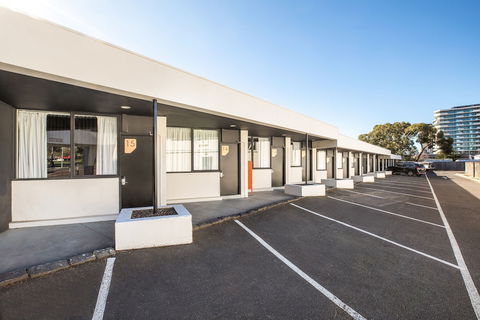 Nightcap At Monash Hotel - Sydney Tourism 0