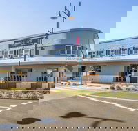 Nightcap at Ocean Beach Hotel - Sydney Tourism