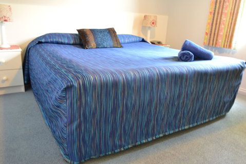 Dolphin Lodge - Sydney Tourism 1