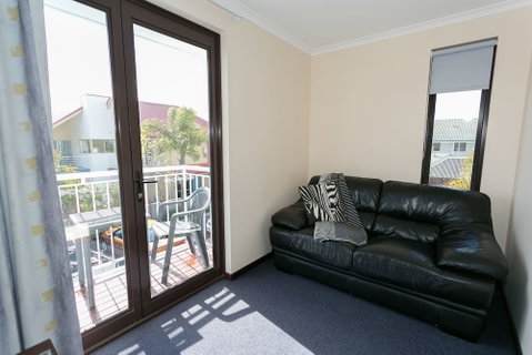 Dolphin Lodge - Sydney Tourism 2