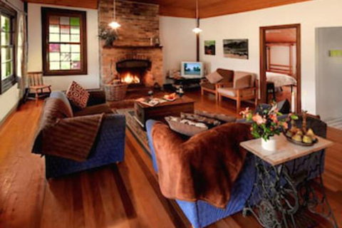 Cedar Creek Cottages - Sydney Tourism 6
