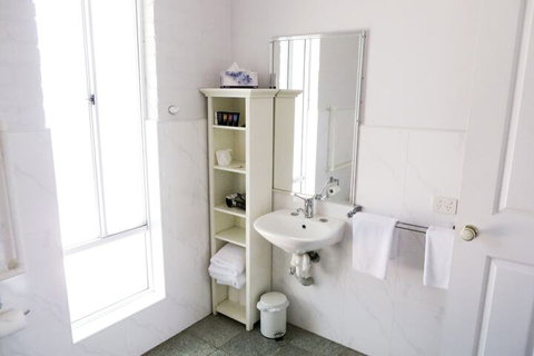 Homewood Cottages - Sydney Tourism 5