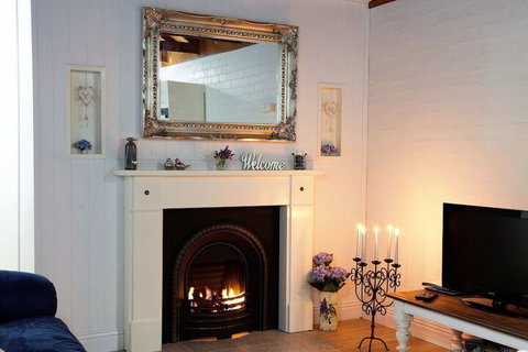 Homewood Cottages - Sydney Tourism 7