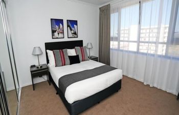 Under The Townsville Sun (694I) - Sydney Tourism 2