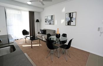 Under The Townsville Sun (694I) - Sydney Tourism 5