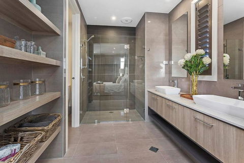 Luxury Brand New Home - Sydney Tourism 3