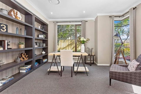 Luxury Brand New Home - Sydney Tourism 2