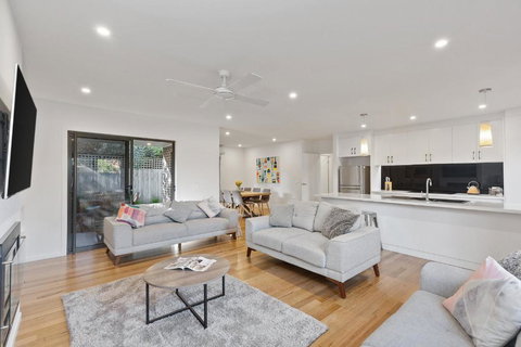 TORQUAY Relax & Unwind Beach 300m Table Tennis - Sydney Tourism 1