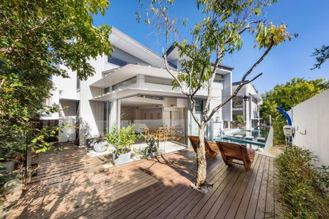 Ultimate Light & Space Noosa Heads - Sydney Tourism 5