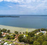 Four Loralyn on the water St. Georges Basin 4pm Check Out Sundays