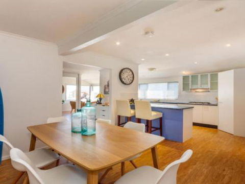 Dog Lovers Retreat Beachmere - Sydney Tourism 5