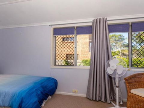 Dog Lovers Retreat Beachmere - Sydney Tourism 3