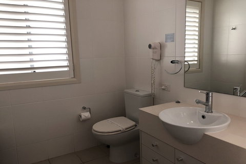 Pacific Blue 505-265 Sandy Point Road - Sydney Tourism 5