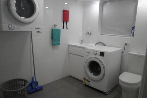 Almonta Apartments On The Water Front - Sydney Tourism 4