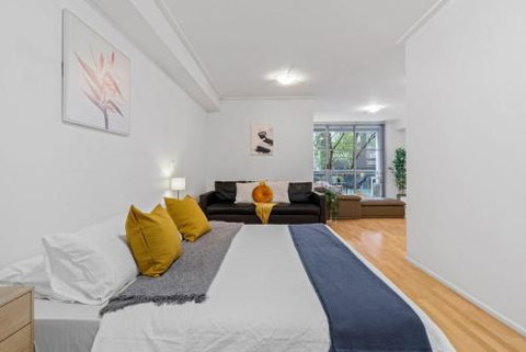 A Bright & Stylish Studio Next To Darling Harbour - Sydney Tourism 1
