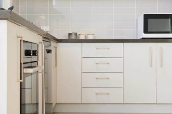 Chic Modern & Designer Apartment - Sydney Tourism 3