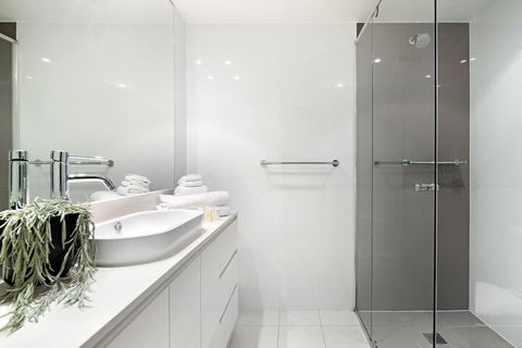 H Residences 2 Bedroom Ocean View In Surfers Paradise - Sydney Tourism 6