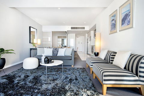 H Residences 2 Bedroom Ocean View In Surfers Paradise - Sydney Tourism 1