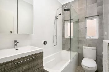 Two Bedroom Beachside Apartment CLOV4 - Sydney Tourism 5