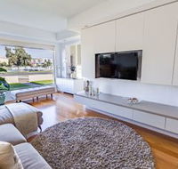 Serene Marinafront 3BR Retreat - Sydney Tourism