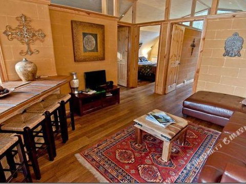 Bruny Island Accommodation 43 Degrees Beachside Studio Spa Apartments (1) - Sydney Tourism 2