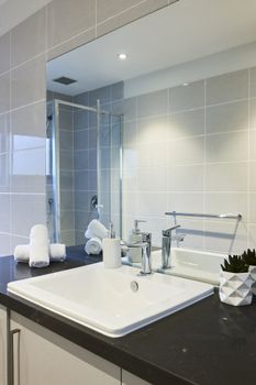 Sleek & Spacious Flat - Sydney Tourism 3