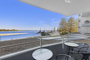 The Oak Room 106 - Sydney Tourism 0