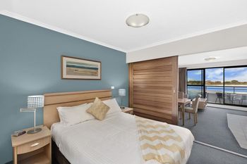 The Oak Room 106 - Sydney Tourism 1