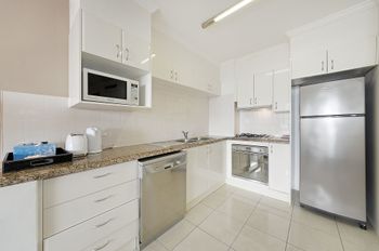 Wyndel Brown Street One Bedroom - Sydney Tourism 3