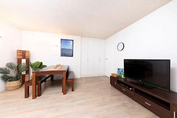 Hibiscus Court Unit 4 - Sydney Tourism 3