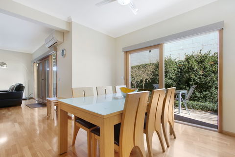 Apartments On Church - Unit 7 - Sydney Tourism 1