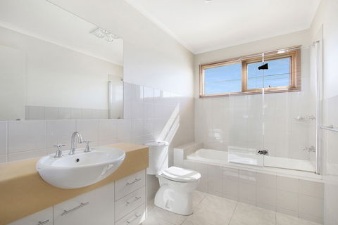 Apartments On Church - Unit 7 - Sydney Tourism 5