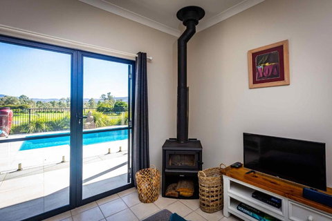 Mandalay Villas - Villa 2 - Sydney Tourism 6