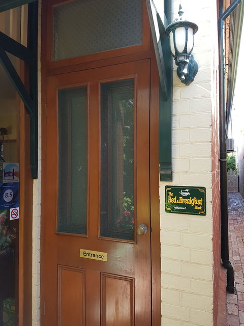 Water Bay Villa Bed And Breakfast - Sydney Tourism 2